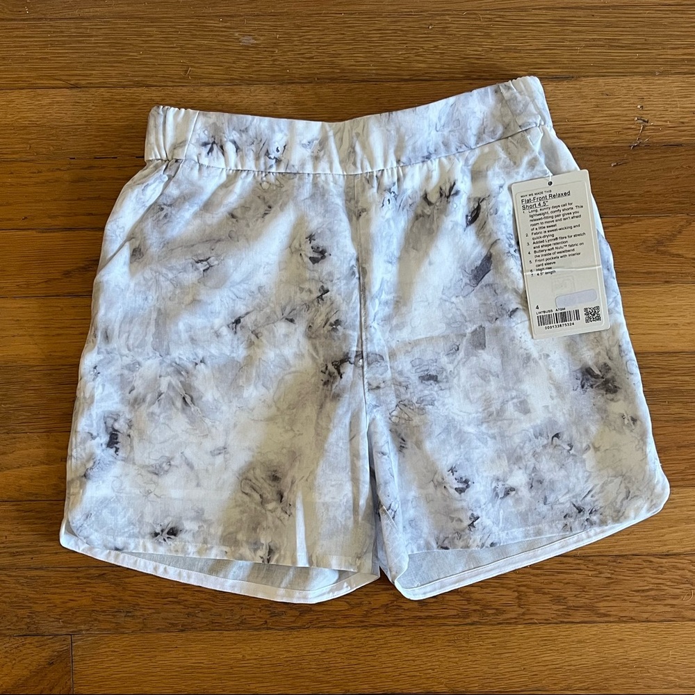 NWT Lululemon Flat Front Relaxed Short 4.5”
